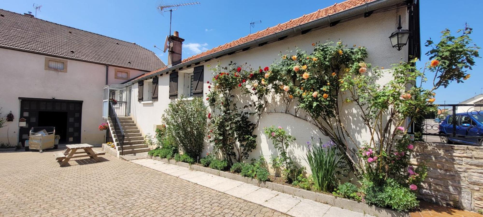 La Maison De L'Abeille De Percey Longeau-Percey Exteriör bild